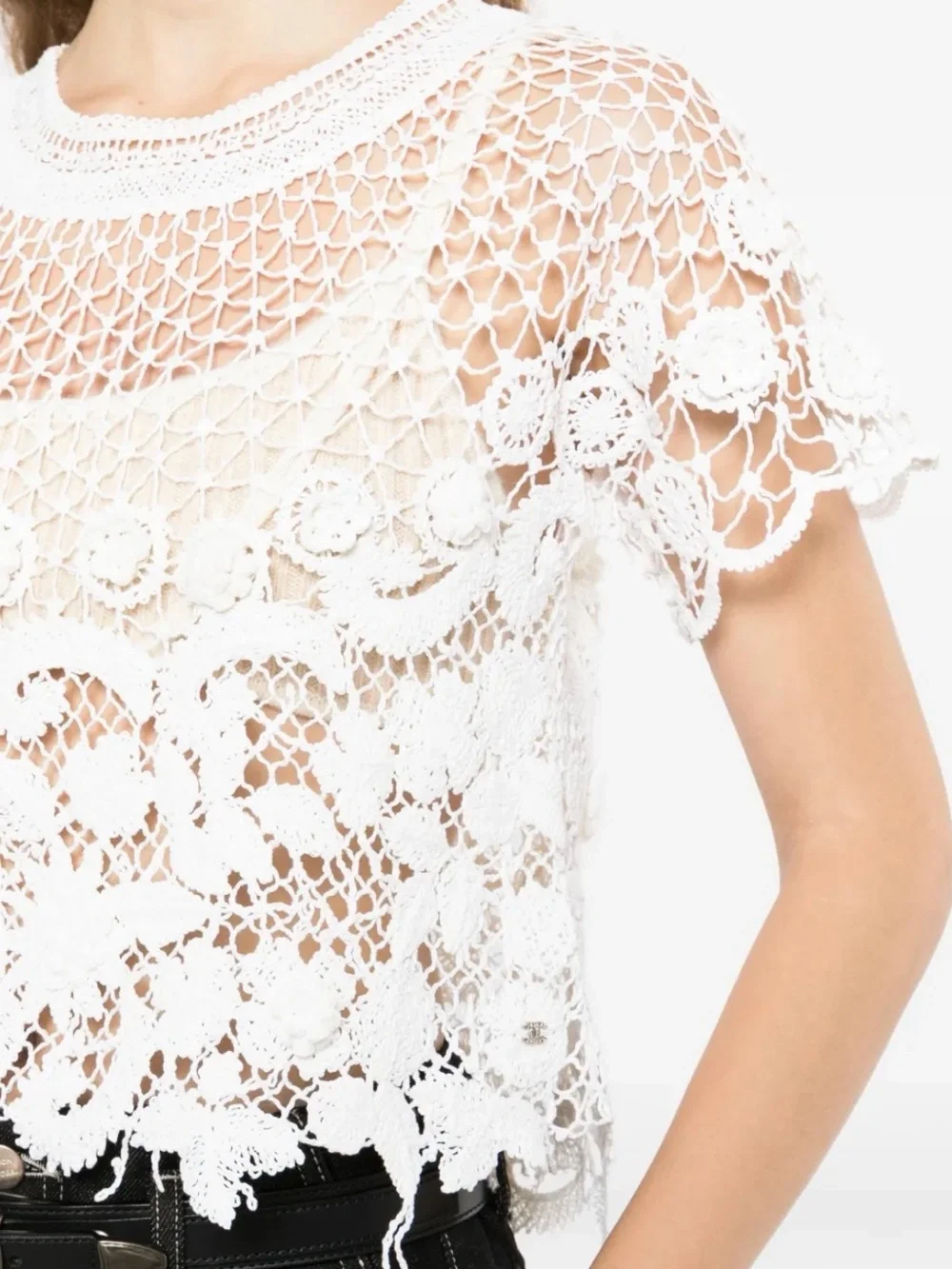 CHANEL VTG Spring ‘06 Lagerfeld Crochet Floral Lace Top, short sleeve, EUC, 40/8